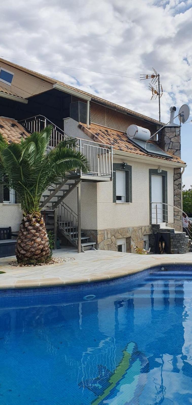 Estupenda Villa En Las Afueras Кольменар-де-Ореха Экстерьер фото